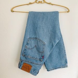 Levi’s Wedgie Straight Jeans